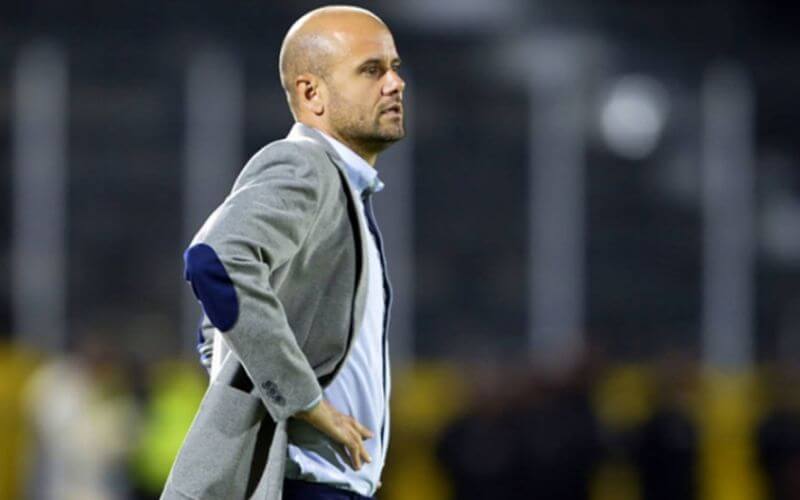 Acertado com o Palmeiras, técnico só quer deixar clube após a Libertadores