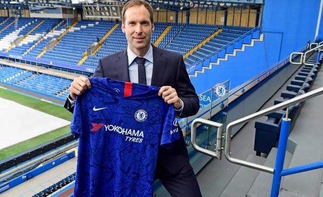 Aos 38 anos, aposentado Peter Cech é inscrito por clube no Campeonato Inglês