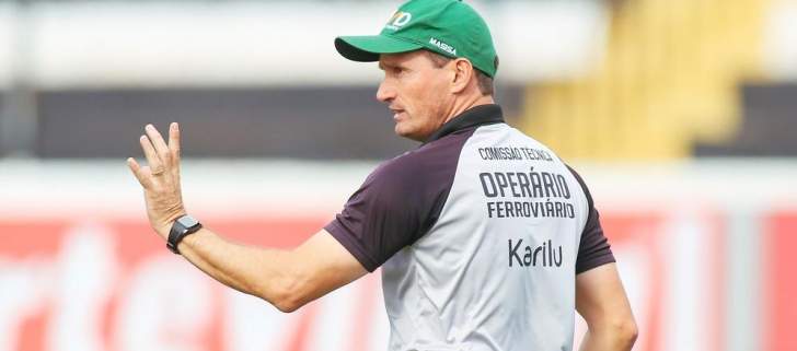 Após derrota para Cruzeiro na estreia de Felipão, time da Série B demite treinador