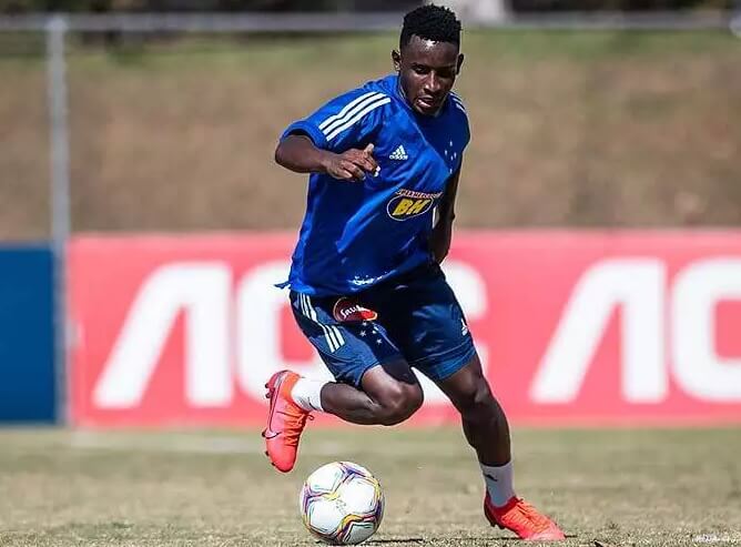 Atacante do Palmeiras fica perto de trocar time da Série B pelo Botafogo