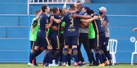 Aparecidense-GO 4 x 0 União-MT – Camaleão atropela Neneca quarentão e dispara na ponta!