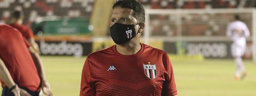 Ex-São Paulo dá apoio a técnico do Botafogo-SP mesmo após 4ª derrota seguida