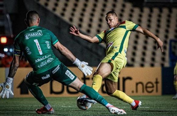 Sampaio começou bem, mas... (Foto: Lucas Almeida)