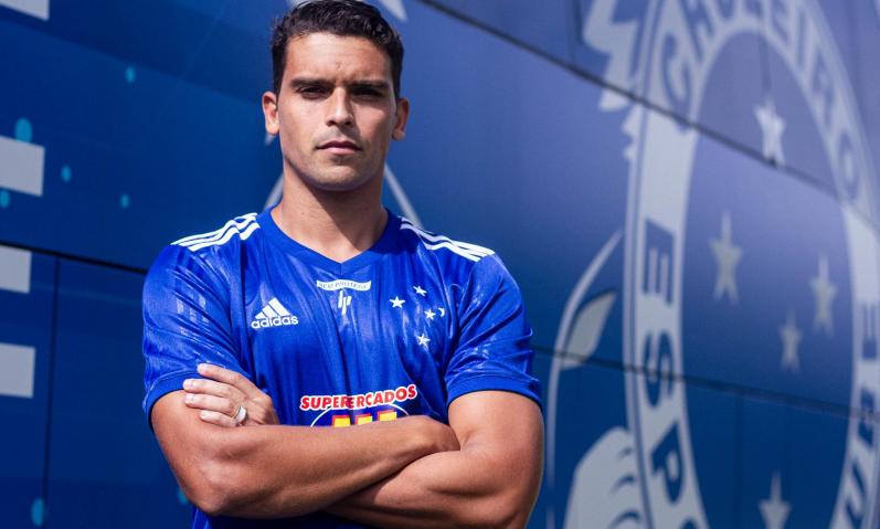 Com edema ósseo, volante rescinde contrato com o Cruzeiro e retorna para o Palmeiras