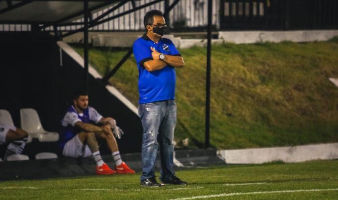 Série D: Com uma das melhores defesas da competição, técnico vence mais uma