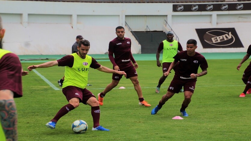 Copa Paulista: Ferroviária está no mercado em busca de reforços