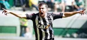 Clube do G4 da Série C fecha com Leandro Donizete e outros dois 