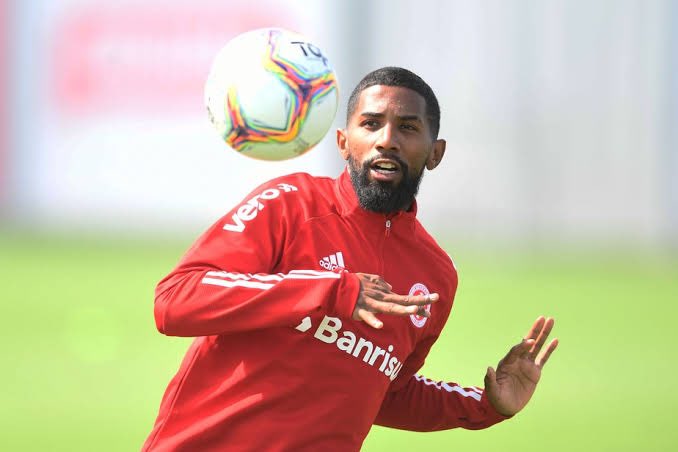 Lateral desfalca Internacional contra o Flamengo pelo Brasileirão