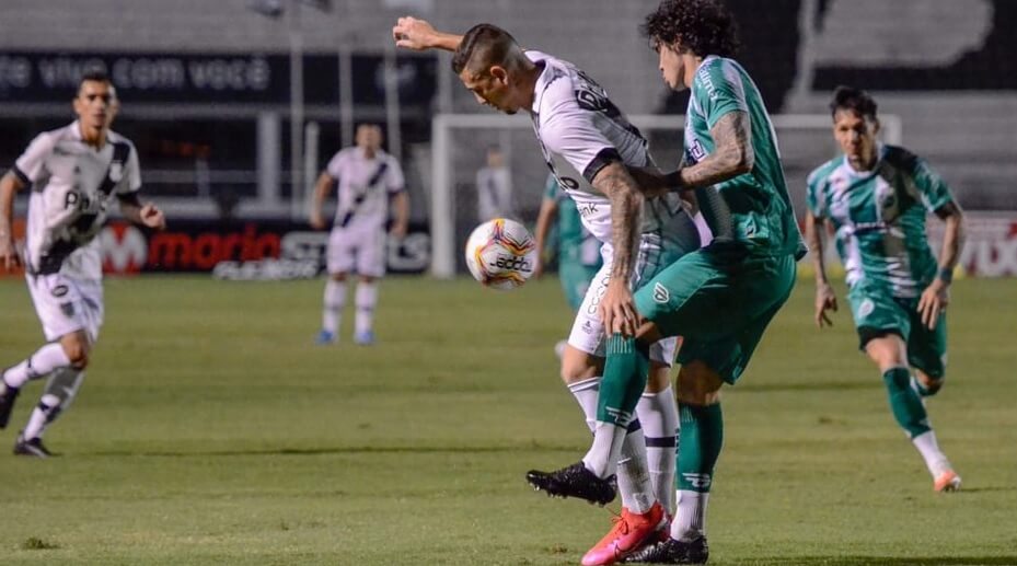 Série B: Ponte Preta embarca para Maceió com desfalques, mas muitas novidades