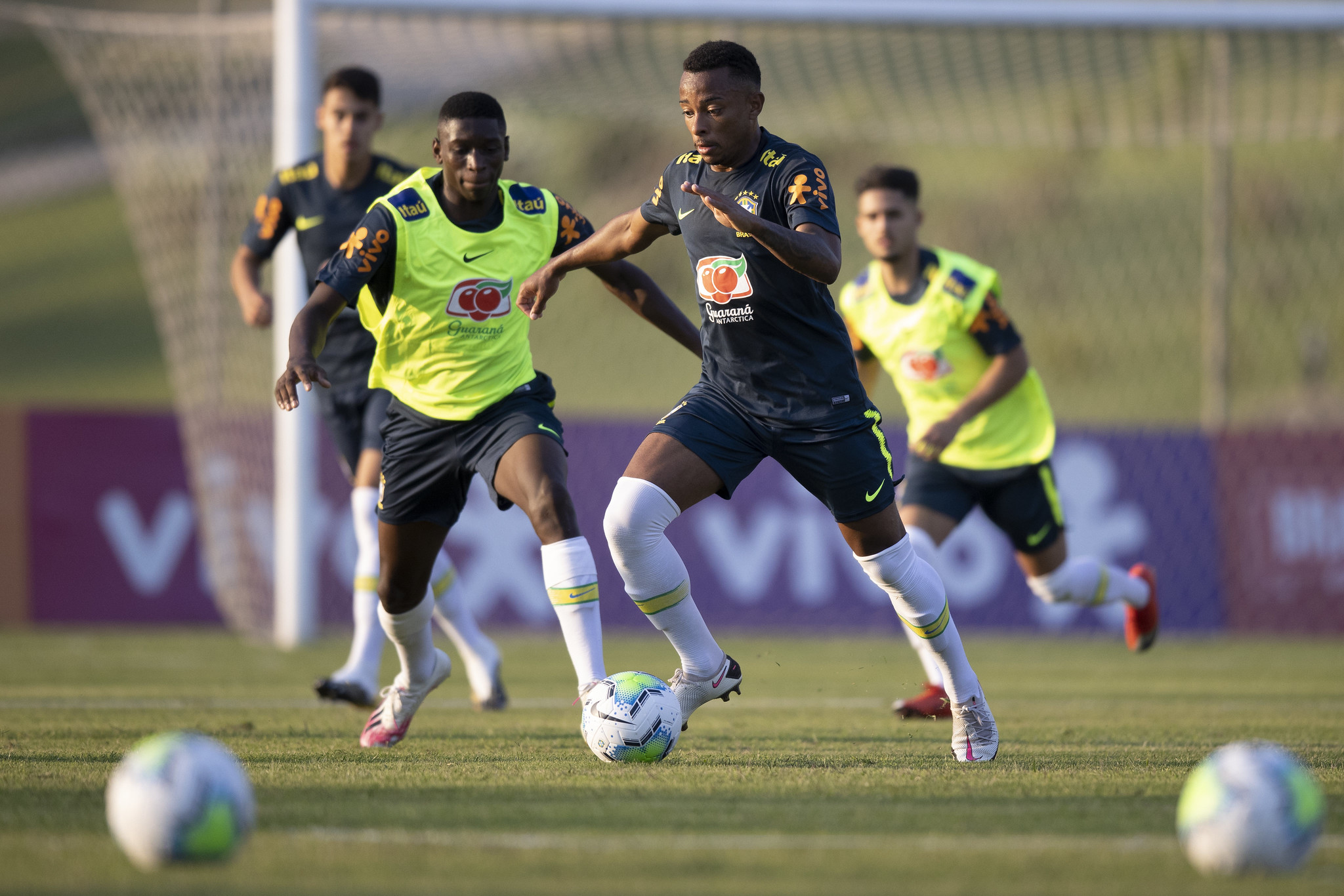 Sem vascaínos, seleção sub-20 chama jovens de Flamengo, Grêmio e América-MG