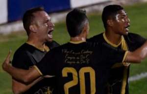 Villa Nova-MG 1 x 2 Brasiliense-DF - Jacaré abocanha Leão e segue na vice-liderança