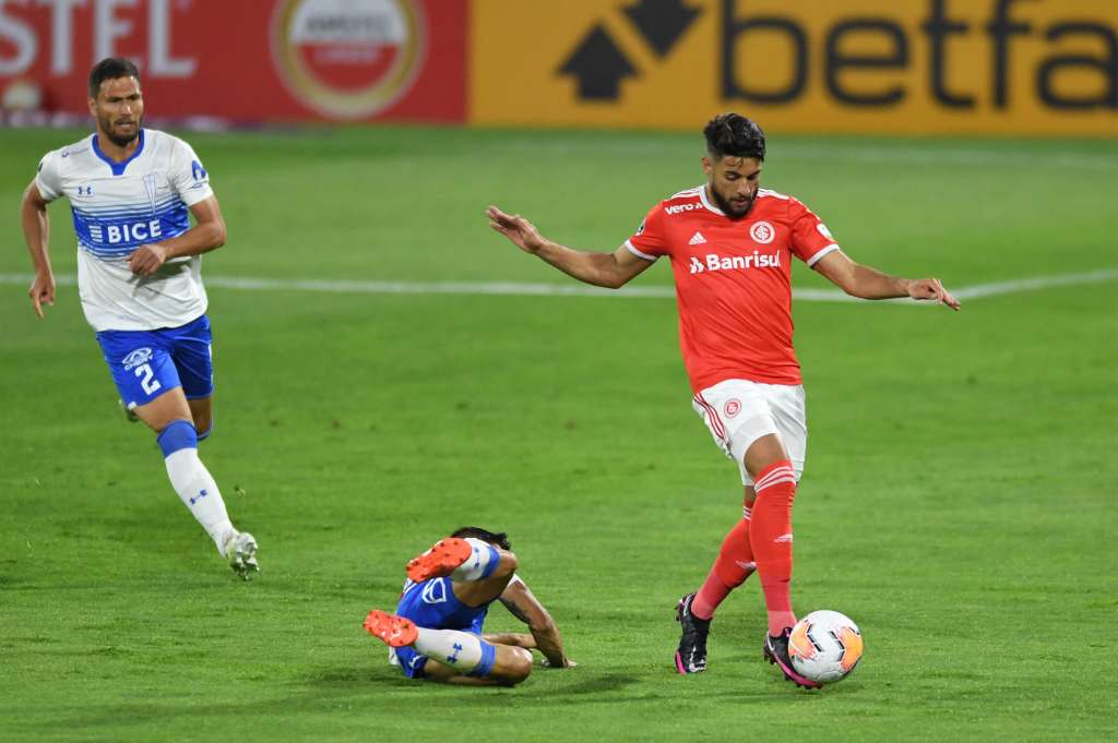 Mesmo com a derrota no Chile, o Inter ficou com a segunda colocação do Grupo E e avançou ao mata-mata