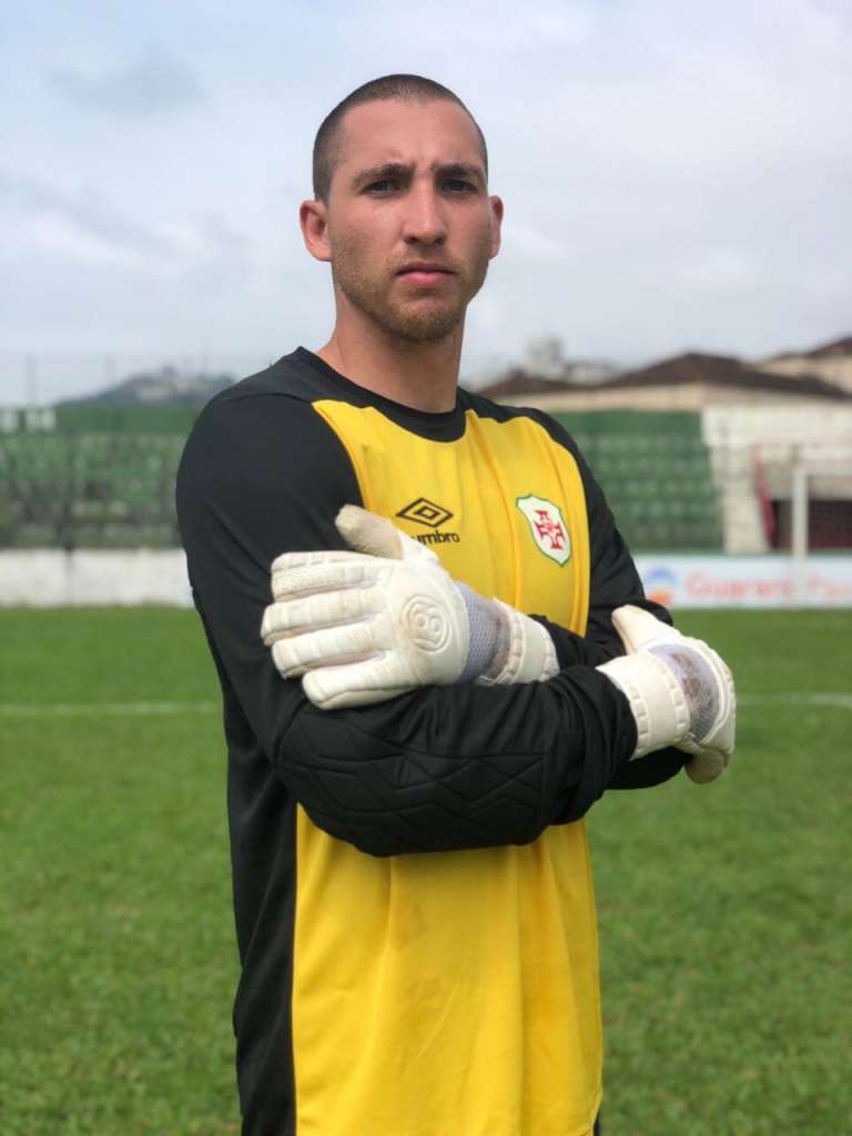 Moisés foi anunciado como reforço da Portuguesa Santista (Foto: Agência Briosa)