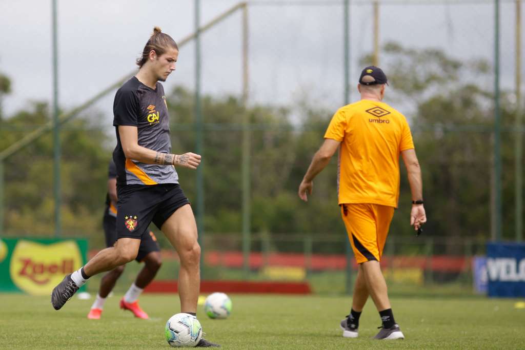 Dupla do Atlético-MG tem empréstimo prorrogado junto ao Sport