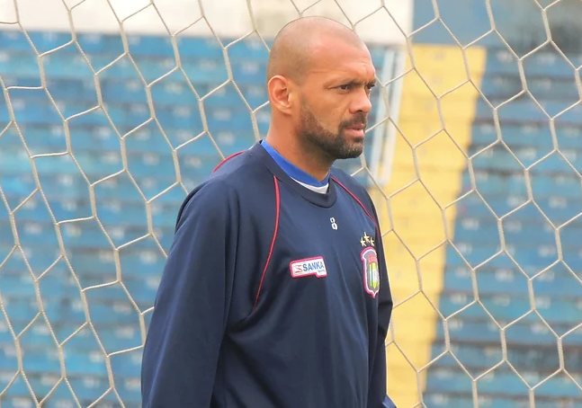 Meia que está no São Caetano desde 2014 rescinde contrato; Revelação também sai