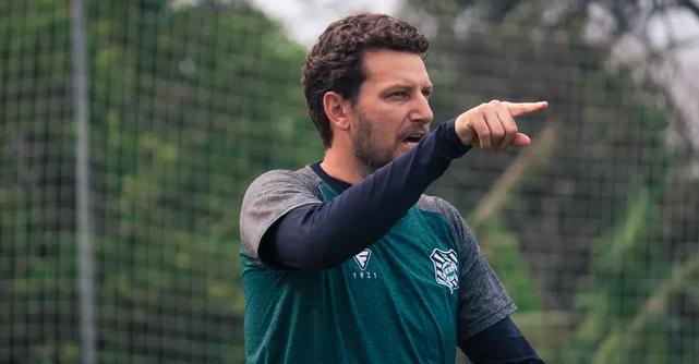 Elano não deve mexer no Figueirense e Alemão dá a receita para sair da degola