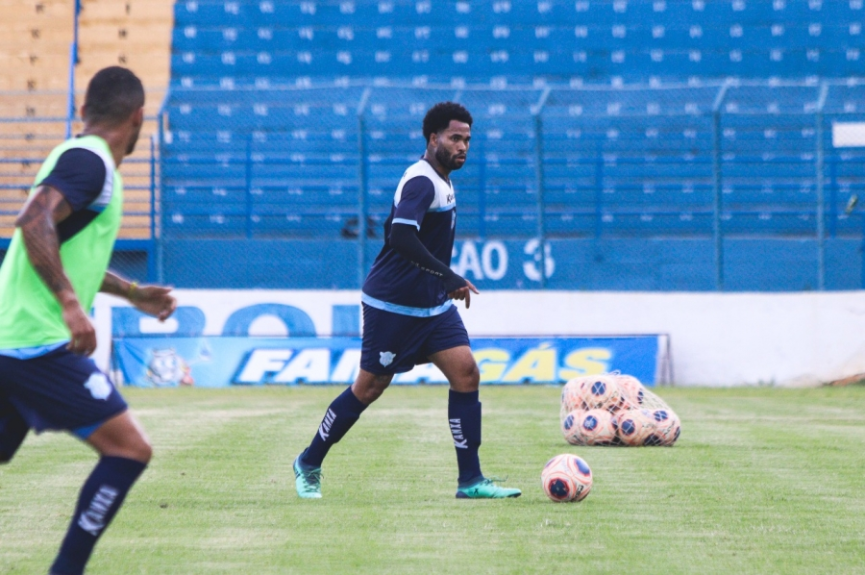 Marília ‘leva chapéu’ e perde zagueiro recém-contratado para rival da Copa Paulista