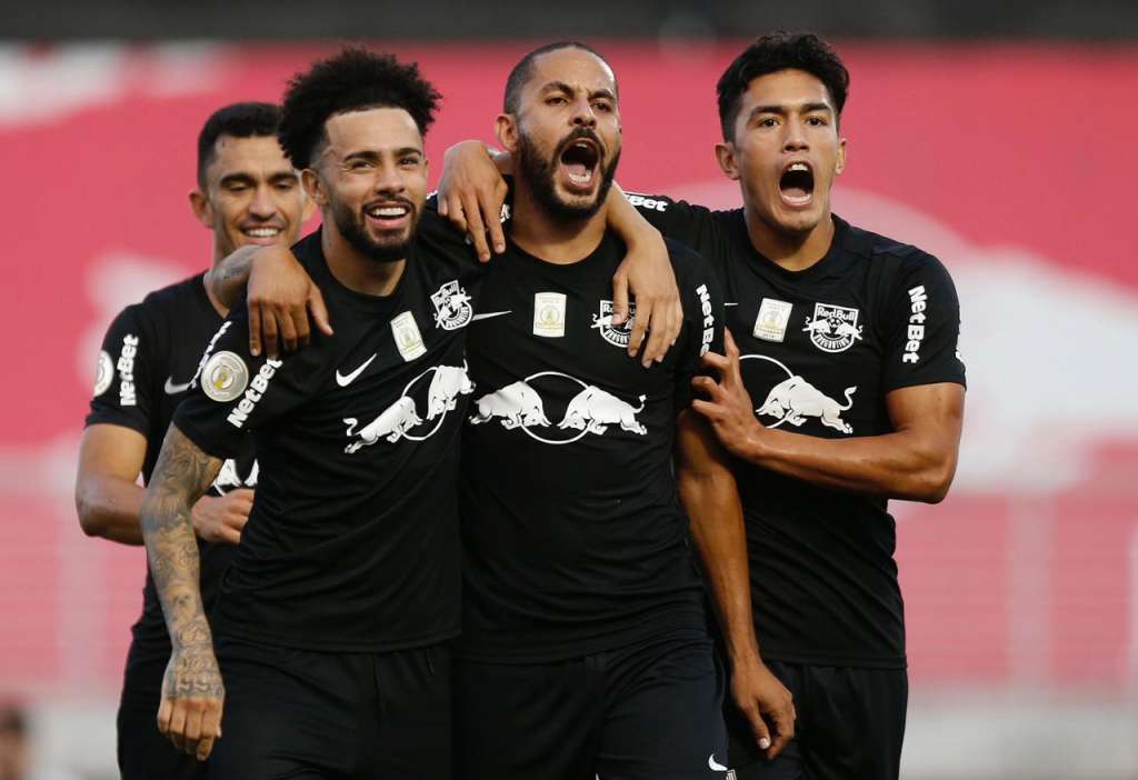 Bragantino derrota o Goiás