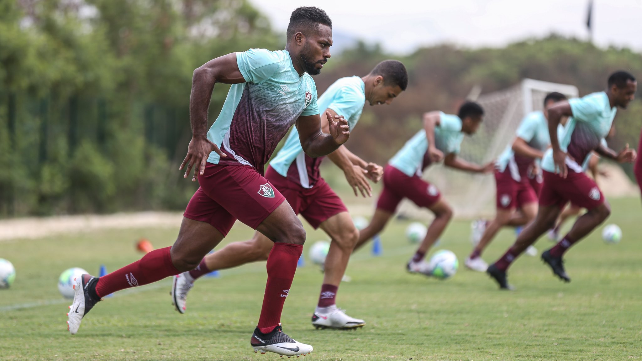 Fluminense faz confronto direto com o Santos no Maracanã por vaga no G4
