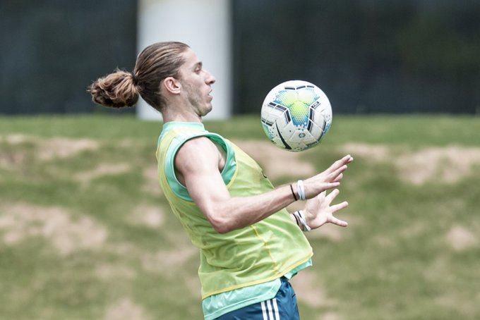 Melhor visitante do Brasileirão, Flamengo vai a Porto Alegre atrás da liderança