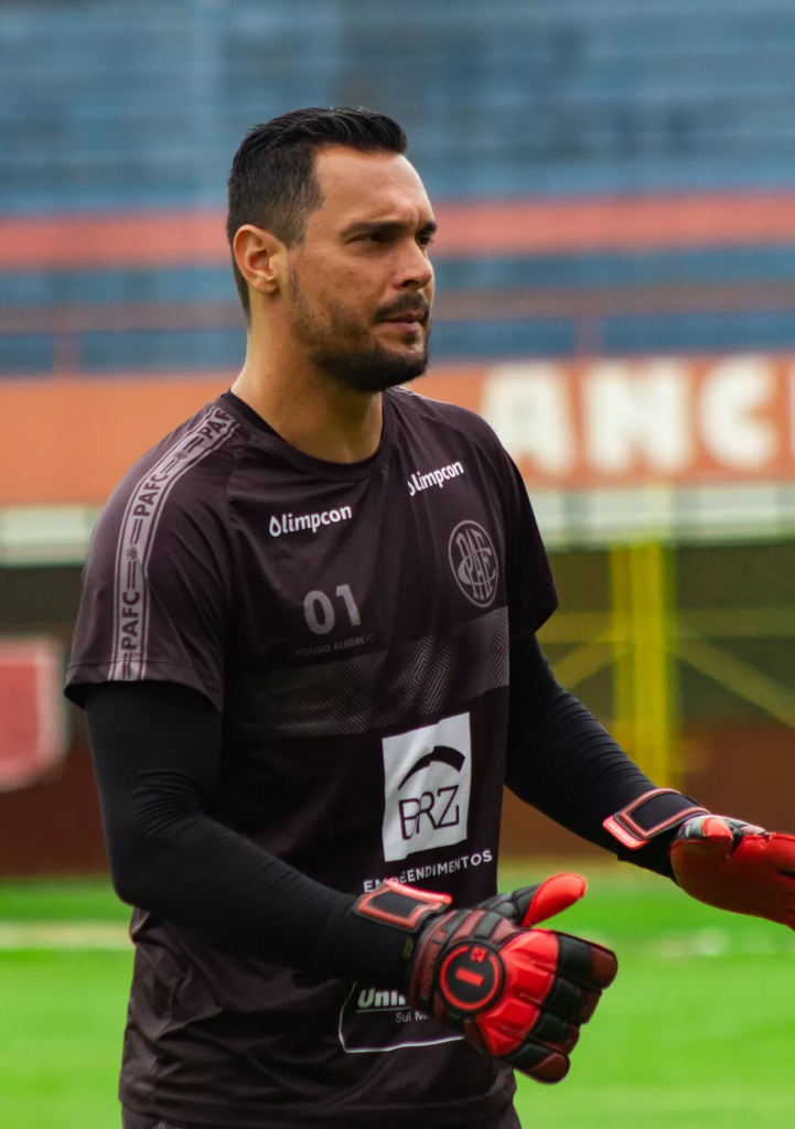 Cairo, ex-Guarani, é o goleiro do Pouso Alegre