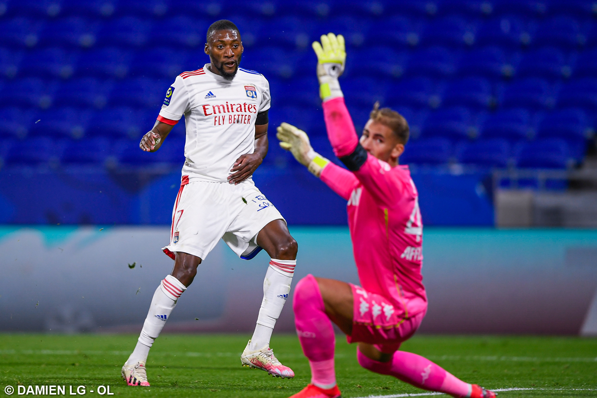 FRANCÊS: Lyon goleia o Monaco e empate do Lille deixa PSG na liderança