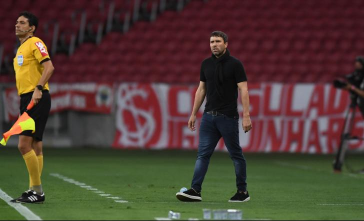 Líder lamenta após ceder empate pela 3º vez no fim no Brasileirão