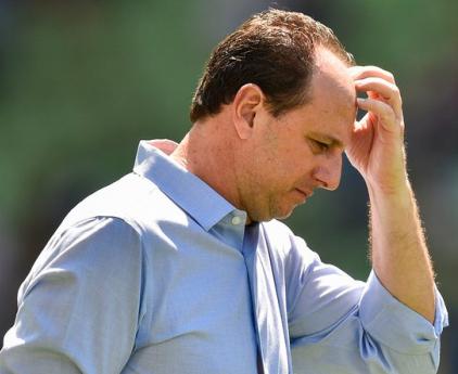 Eliminação faz com que Ceni siga sem ganhar do São Paulo como técnico