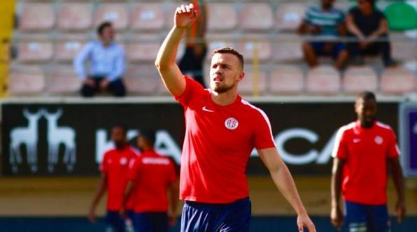 Chico, ex-Athletico, Coxa e Palmeiras, acerta com clube do Brasileirão