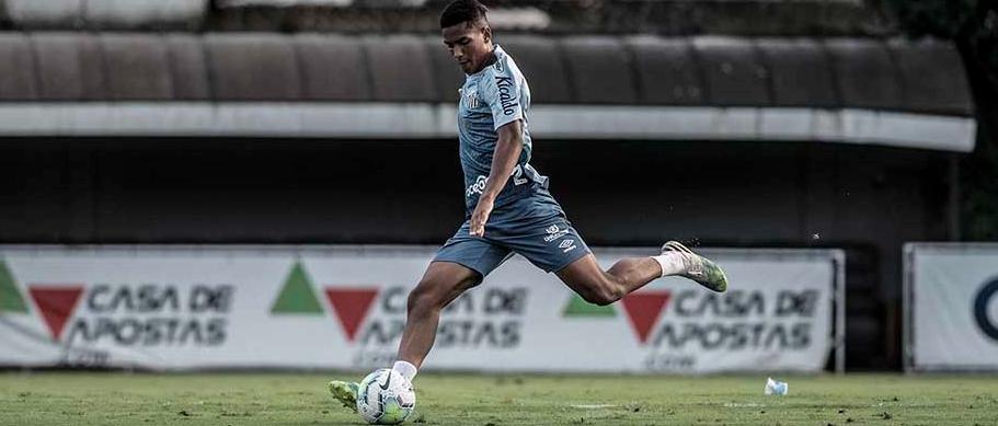 Ângelo festeja estreia histórica pelo Santos: ‘A favela venceu’