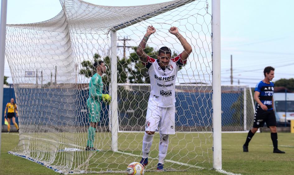 Médico e preparador físico expulsos, jogos com ‘torcida’ e mais na Série D