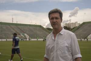 Presidente explica situação financeira do Gama-DF e busca ajuda para pagar salários