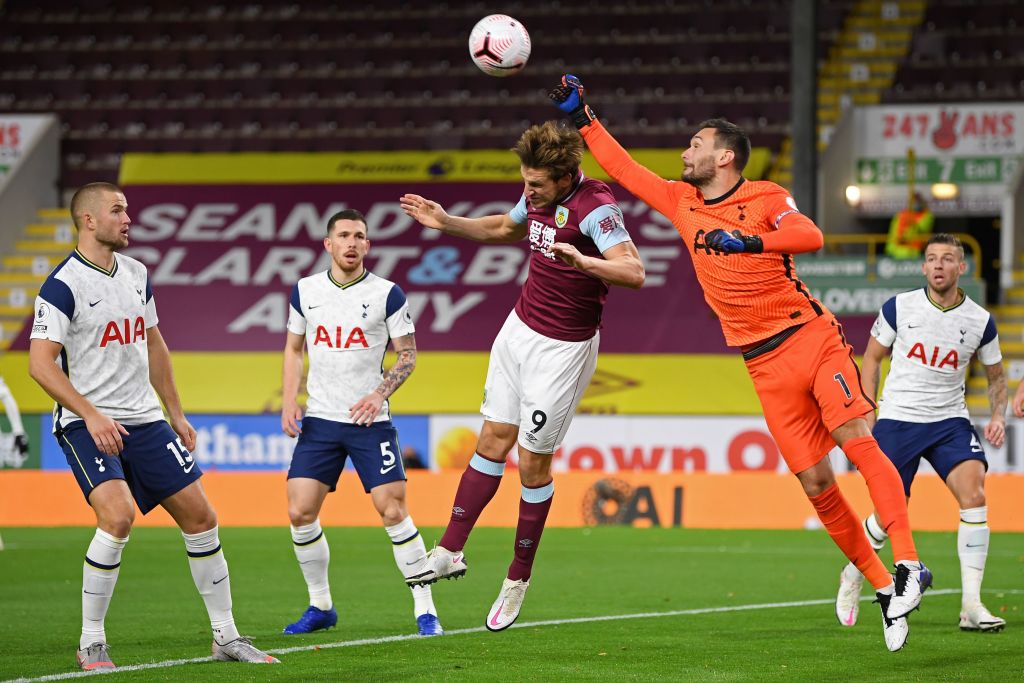 Liverpool vence o Burnley pelo Inglês e entra na zona de