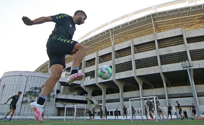 Descansado, Botafogo busca aproveitar má fase do Cuiabá para abrir vantagem
