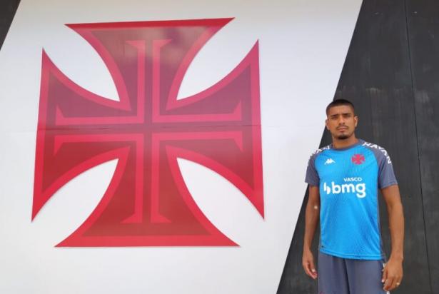 Vasco anuncia a contratação de lateral-direito ex-PAOK, da Grécia