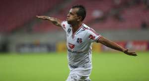 Série C: Santa Cruz renova com meio-campo que vem sendo destaque na temporada