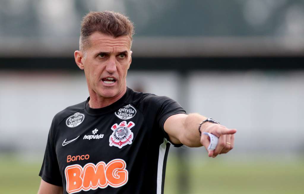 Vagner Mancini despista sobre Jemerson, mas admite busca do Corinthians por reforços