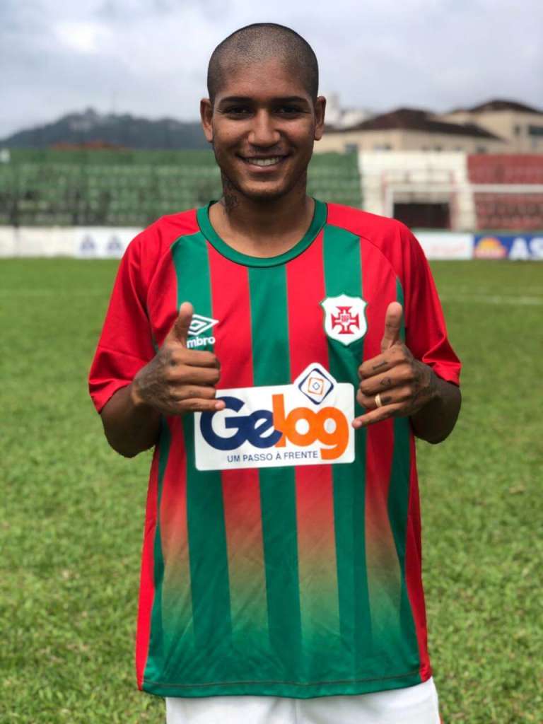 Carlinhos foi anunciado como reforço (Foto: Agência Briosa)