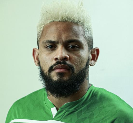 Com 40% do pulmão comprometido, lateral comemora volta por cima na Chapecoense