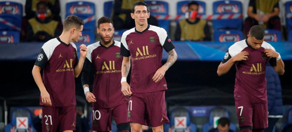 Alô, Tite! Neymar sente lesão e precisa ser substituído na Liga dos Campeões