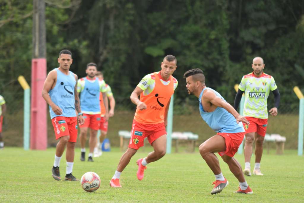 Com técnico suspenso, Brusque-SC foca em encaminhar classificação