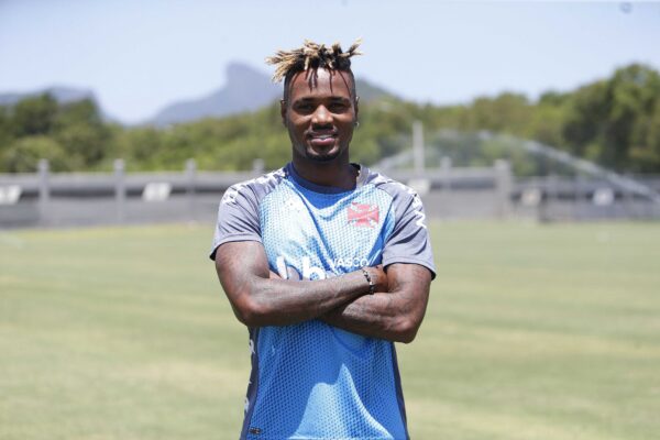 Vasco anuncia contratação de ex-atacante do Atlético Nacional-COL