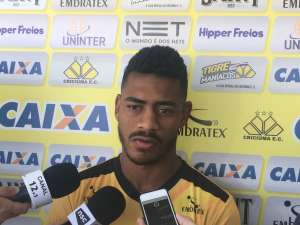 Série C: Meia do Criciúma entende cobrança da torcida, mas defende elenco após empate