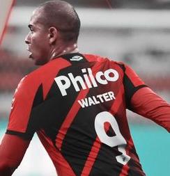 Walter perdeu pênalti