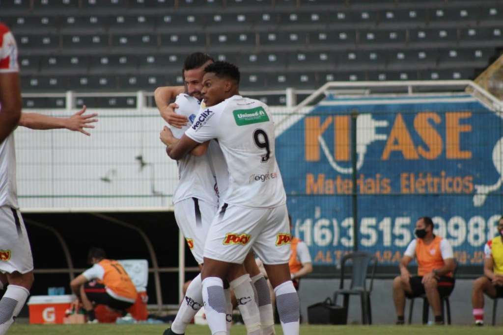 O Comercial passou pelo Linense nas quartas de final (Foto: Rafael Alves)