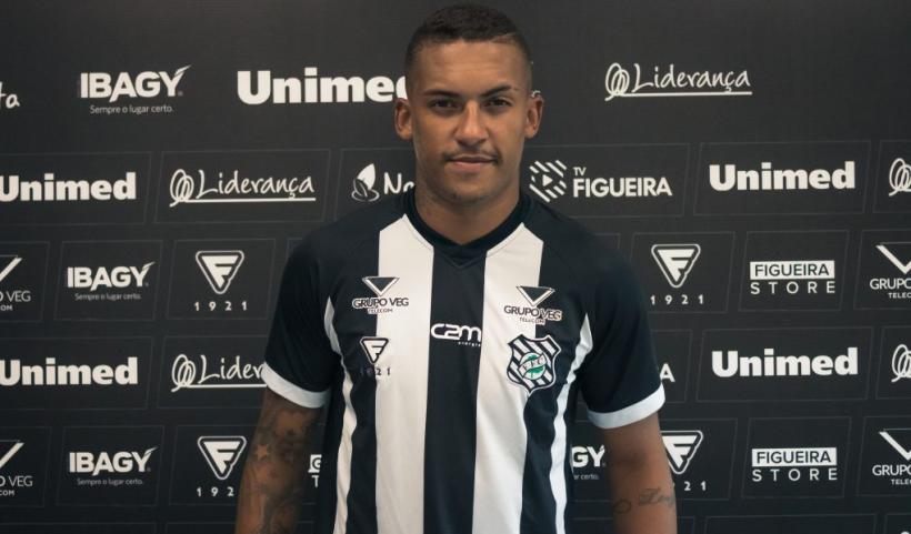 Série B: Figueirense oficializa a contratação de atacante do Brasileirão