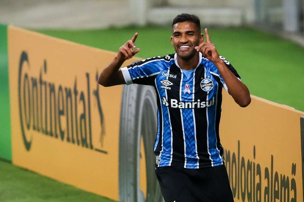  Isaque, logo no inicio, marcou o único gol do jogo