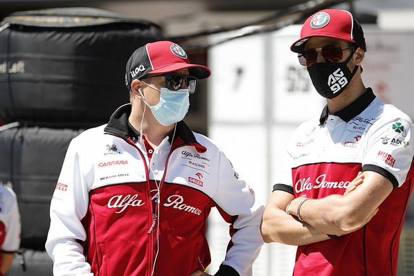 Antes de GP em Ímola, Alfa Romeo renova com Raikkonen e Giovinazzi para 2021