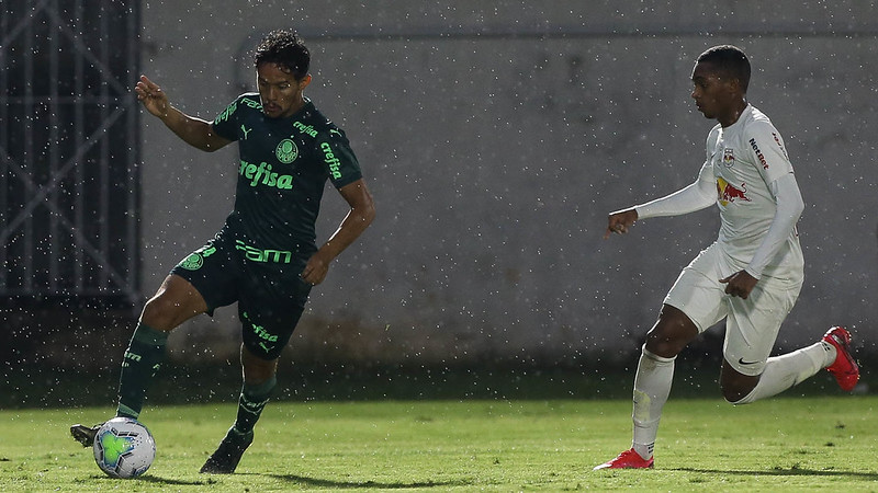 Gustavo Scarpa, do Palmeiras, protagoniza lance bisonho e quebra internet