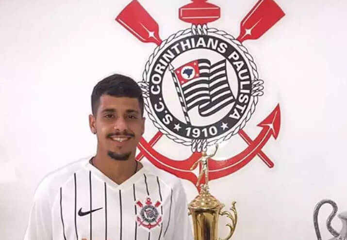 Fora dos planos, meia é emprestado pelo Atlético-MG para rival do Brasileirão